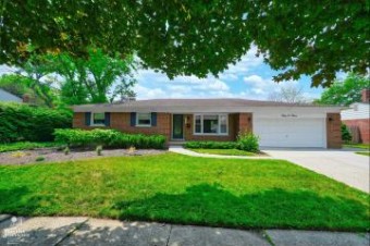 903 S. Rosedale Grosse Pointe Woods, MI 48236