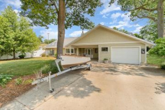 249 Lagoon Beach Drive Bay City, MI 48706