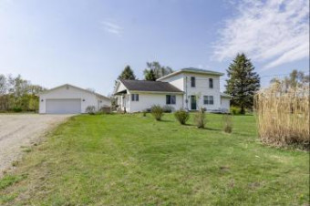 7551 Riverside Drive Saranac, MI 48881