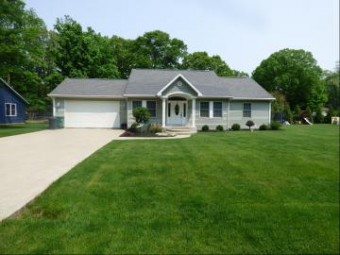 21582 Maple Glen Circle Edwardsburg, MI 49112