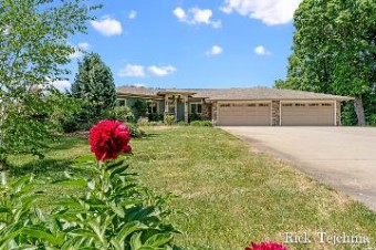 317 Piper Cove Bailey, MI 49303