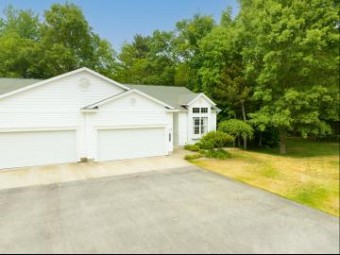 5609 Fairview Court Fruitport, MI 49415