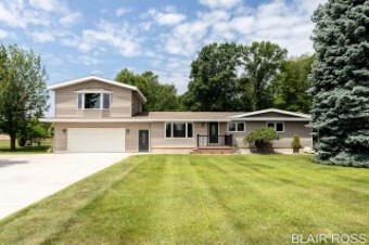 4786 Red Apple Road Manistee, MI 49660