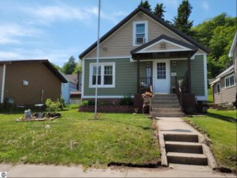 303 W Onota Street Munising, MI 49862