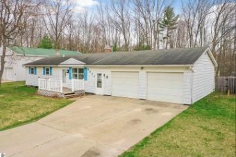 6646 W Goose Lake Road Lake City, MI 49651