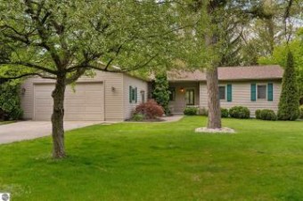 3770 Peninsular Shores Grawn, MI 49637