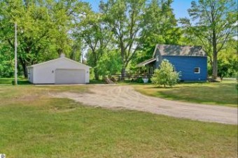 6012 N 43 Road Manton, MI 49663