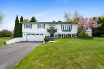 305 Hill Crest Drive Petoskey, MI 49770