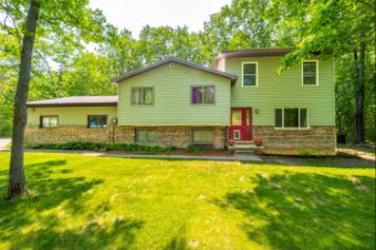 4756 Sherwood Drive Indian River, MI 49749