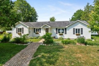 3707 White Goose Drive Cheboygan, MI 49721