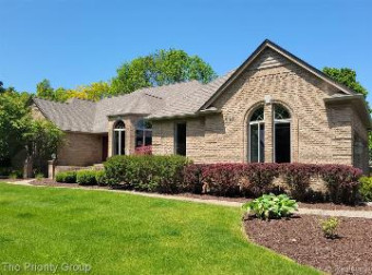 661 Pine Crest Court Leonard, MI 48367