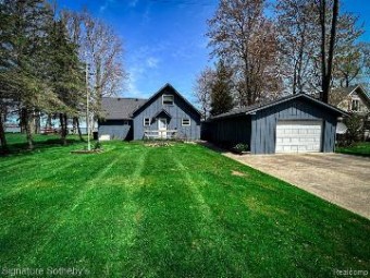 6215 Lakeview Drive Port Hope, MI 48468