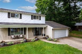 9568 Crosley Redford, MI 48239