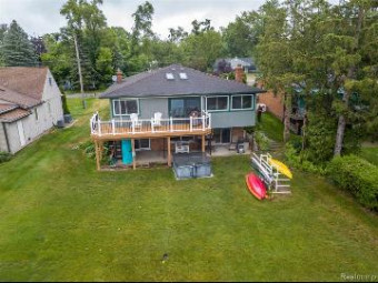 2661 Tampa Drive Wolverine Lake, MI 48390