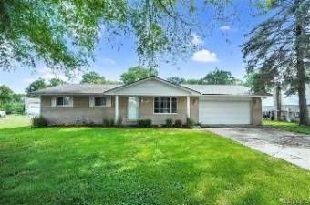 39824 Duluth Street Harrison Township, MI 48045