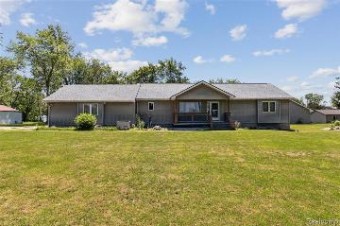 5218 E Bristol Road Burton, MI 48519