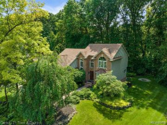 7547 Ridge Valley Drive Clarkston, MI 48348