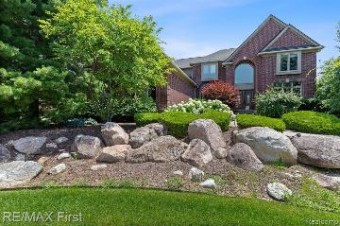 1701 Applebrook Drive Commerce Township, MI 48382