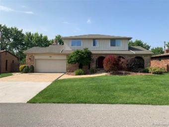 16601 Abela Drive Clinton Township, MI 48035