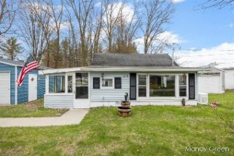 115 Maple Drive Stanton, MI 48888