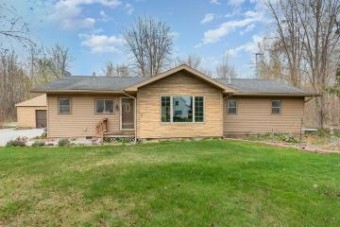 1817 E Coggins Pinconning, MI 48650