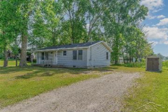 255 S Hayes Farwell, MI 48622