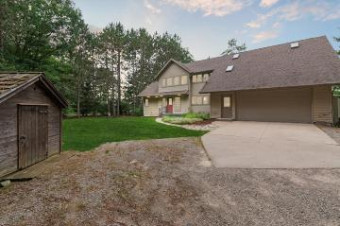 757 Takamarak Hope, MI 48628