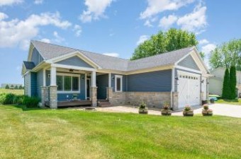 69443 Christiann Creek Drive Edwardsburg, MI 49112