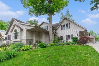 23691 S Shore Drive Edwardsburg, MI 49112