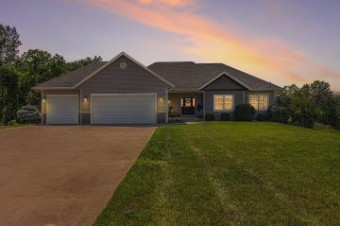 4304 Oakland Hills Drive Dorr, MI 49323