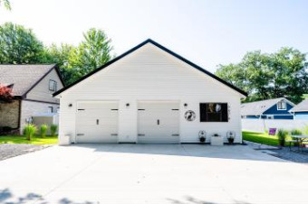 6876 Shore Drive Coloma, MI 49038