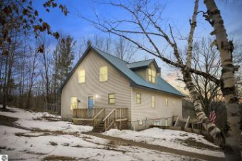 2795 Ne Kettle Lake Road Kalkaska, MI 49646