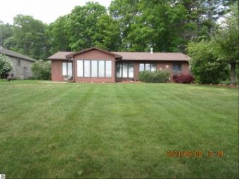 1169 S Bay Drive Tawas City, MI 48763