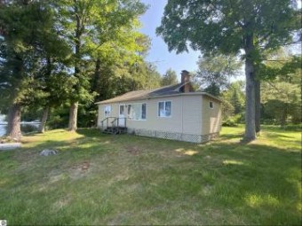 5536 Paradise Lane Bellaire, MI 49615