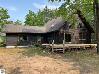 8604 Partridge Roost Frederic, MI 49733