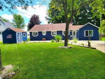 7318 W White Birch Avenue Lake City, MI 49651