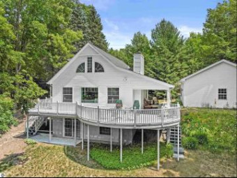 2642 S Lake Leelanau Drive Lake Leelanau, MI 49653