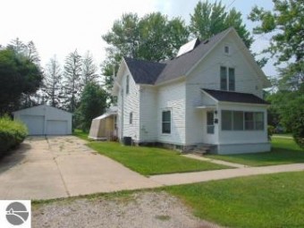 327 N Ithaca Street Ithaca, MI 48847