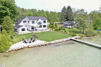 318 Rivershore Drive Elk Rapids, MI 49629