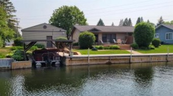 5836 Bellchase Drive Indian River, MI 49749