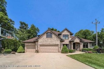 5804 Whitehaven Drive Lansing, MI 48917