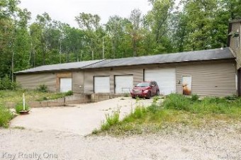 3322 W Long Lake Road Orleans, MI 48865