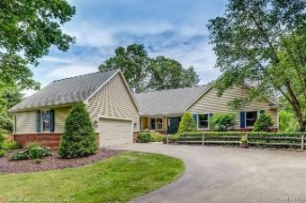 3244 Hidden Creek Drive Hartland, MI 48353