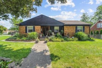 1691 Warwick Street Sylvan Lake, MI 48320