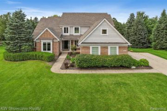 322 Carnoustie Highland, MI 48357