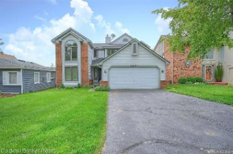 1094 Pelham Boulevard Waterford, MI 48328