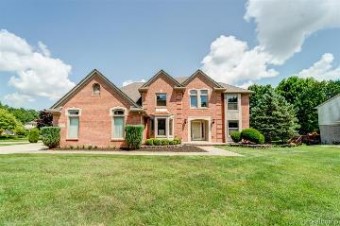 43882 Pinot Noir Drive Sterling Heights, MI 48314