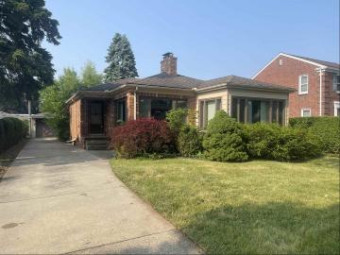 69 Vernier Grosse Pointe Shores, MI 48236