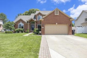 47908 Fox Chesterfield Township, MI 48047