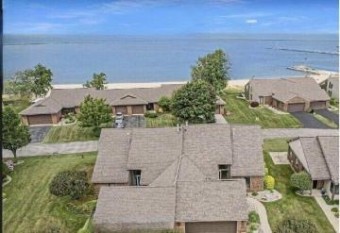 223 Harbor Drive 16 Ludington, MI 49431